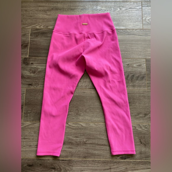 Zyia Active Pink Reve Hi-Rise Capri 20" Size 4-6 Ribbed Barbie pink material - Picture 4 of 8